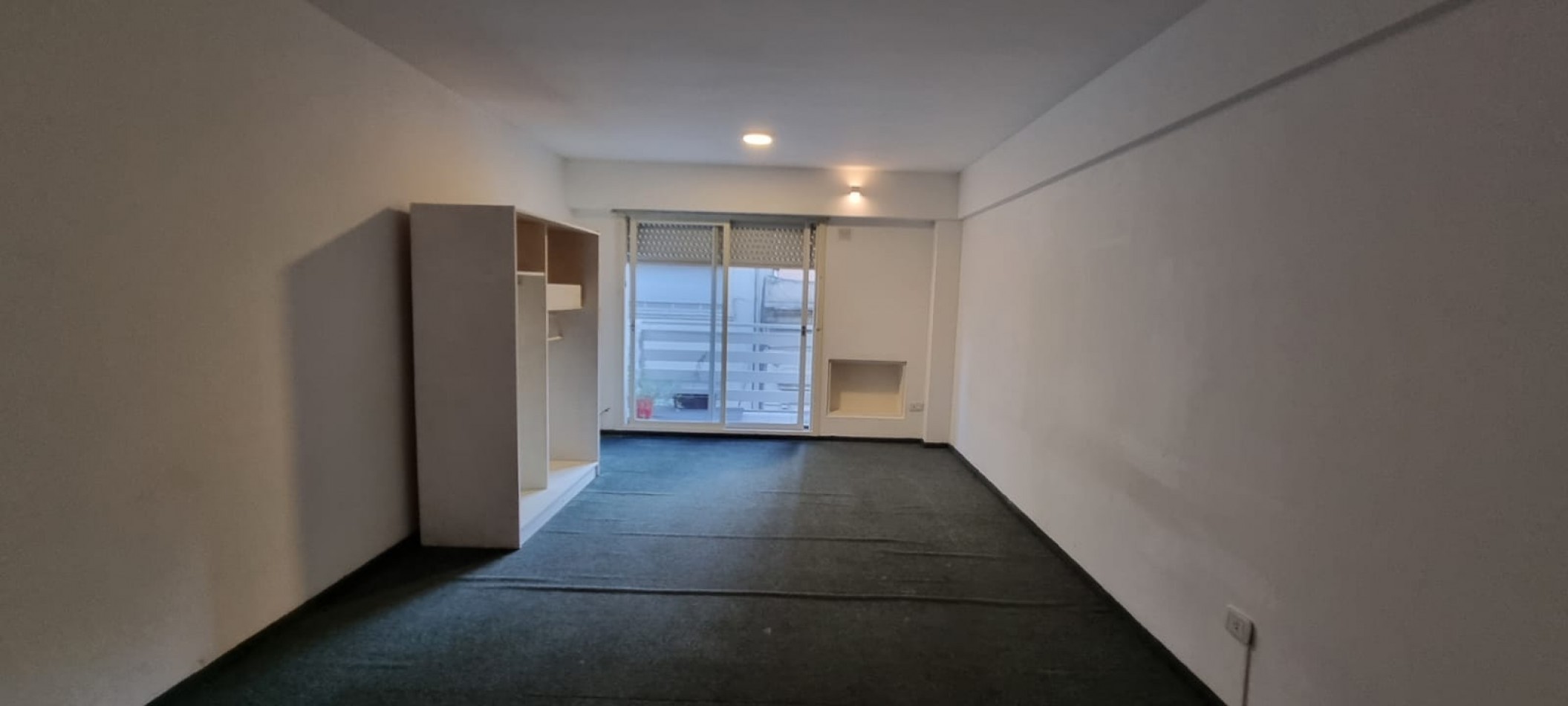Alquiler monoambiente con balcon en Esmeralda 900, San Nicolas