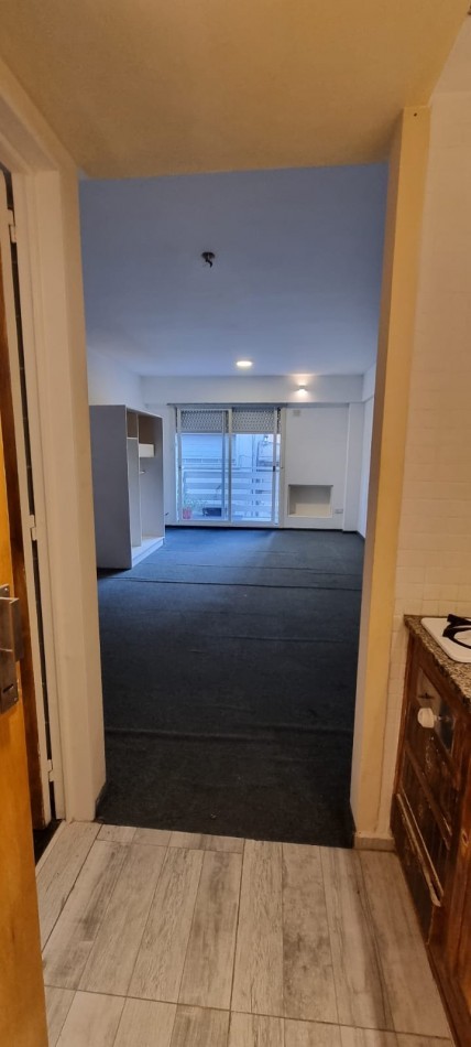 Alquiler monoambiente con balcon en Esmeralda 900, San Nicolas