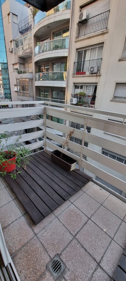 Alquiler monoambiente con balcon en Esmeralda 900, San Nicolas