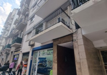 Venta depto de dos ambientes en Paraguay 2400, Recoleta.