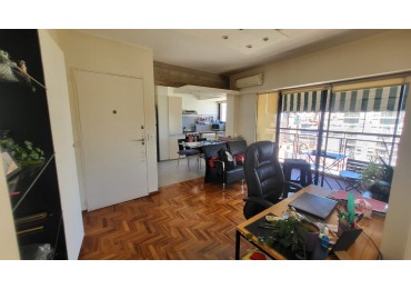 Venta departamento 2 ambientes con balcon contrafrente Ultimo Piso en Caballito