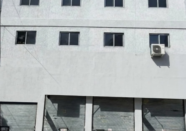 Local en Venta de 2 Pisos en Flores